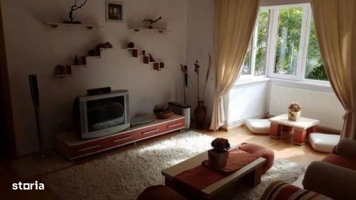 Apartament 3 camere Decebal etaj 2