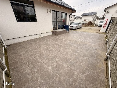 Imobil pretabil magazin sau restaurant cu terasa