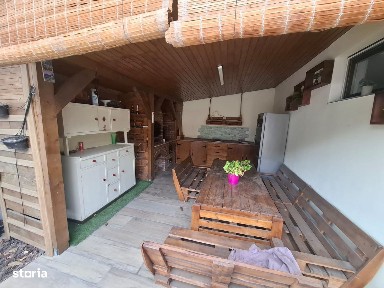 Inchiriez apartament la casa, zona Micalaca