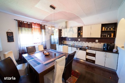 Vând/Schimb casă duplex 150 mp cu piscină - Turnu (10 min de Arad)