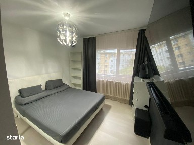 Apartament 3 camere de vanzare, Podu Ros