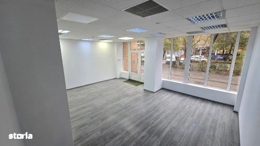 Spatiu comercial | Strada Apusului | Statie de autobuz |