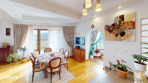 Casă / Vilă de Lux cu 5 camere de vânzare