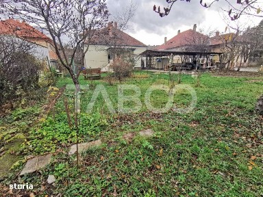 Casa individuala cu 4 camere si 900 mp teren in zona Calea Poplacii