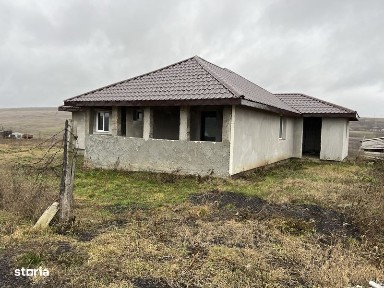 Casa la 15 km de Palas Tautesti