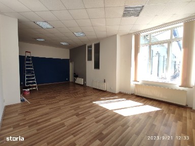 Ultracentral - spatiu pentru servicii de inchiriat