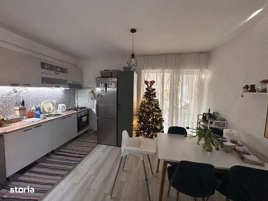 Vand casa Utvin la asfalt