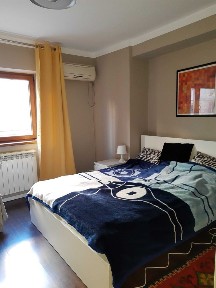 Apartament 3 camere renovat modern - zona CENTRU- aproape de plaja