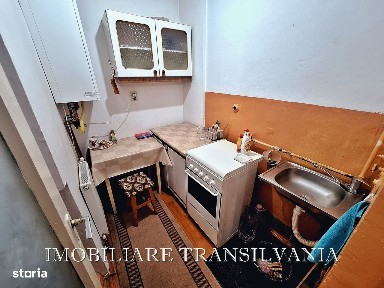 Garsoniera modesta, etajul 2, zona Han, Liceul Sportiv, Bistrita