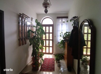 Casa 5 camere Copou, 213 metri Cod:146435