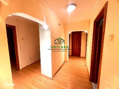 Apartament 4 camere - Etaj 1/4 - Zona Ostroveni