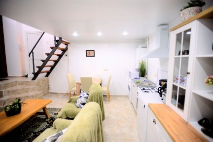 Închiriez apartament