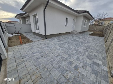 Vand casa duplex parter Mosnita Noua