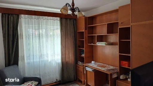 Apartament 3 camere, 70 mp - etaj 3, zona Bradet