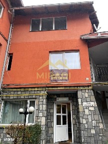 Vanzari Apartamente 8 Camere