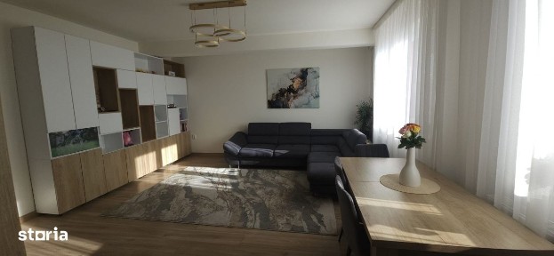 Apartament cu 3 camere, finisat, mobilat si utilat complet, situat in