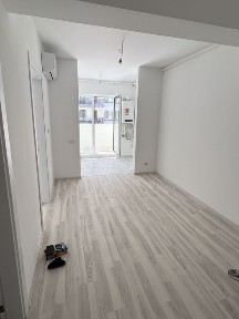 Inchiriez apartament gol, cu 2 camere