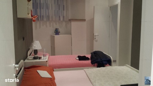 Ofer spre inchiriere apartament cu 3 camere ultracentral