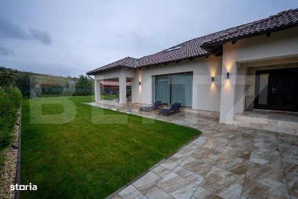 Casa de vanzare, cu 5 camere, 280 mp, zona Nord