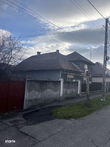 Casa de vanzare +anexe Rasnov