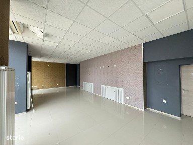Spațiu comercial de închiriat cu vitrină de 12 m în zona Miorița