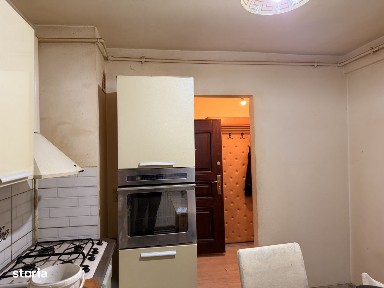 Apartament cu 4 camere, 80 mp, în bloc de cărămidă