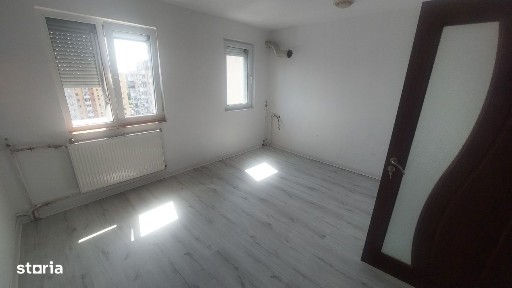 Apartament 3 camere open space, etajul 10, Craiovita zona Niela