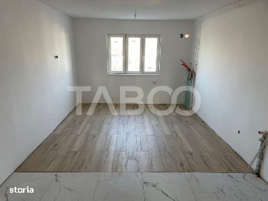 Apartament de vanzare cu 2 camere decomandate cu balcon