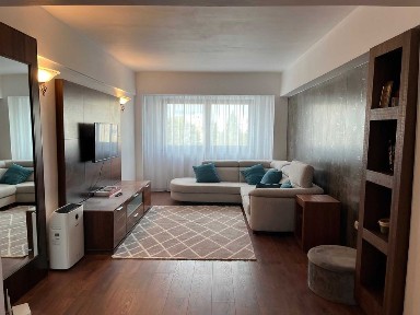 Apartament de inchiriat 3 camere, Centrul civic, langa Afi mall