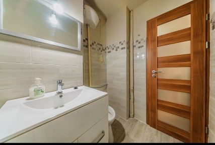 Apartament modernizat,etajul 1, Confectii