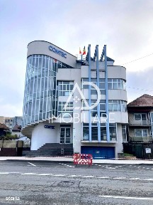 Spațiu comercial/birouri de închiriat - 160 mp în centrul orașului