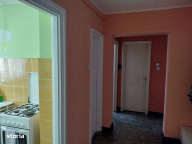 Vanzare - Apartament 4 camere, etaj 4/4, decomandat, 69,65mp