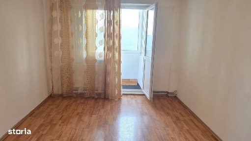 Vand apartament 2 camere decomandat, Deva, zona Micro 15, semimobilat