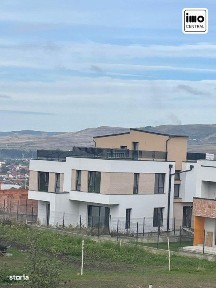 Duplex cu 2 terase si priveliste panoramica asupra Florestiului-zona T