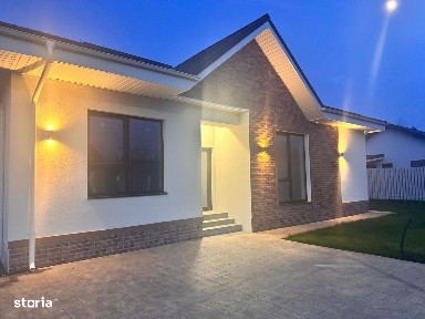 Casă parter 4 camere, acces civilizat + utilități publice, canalizare