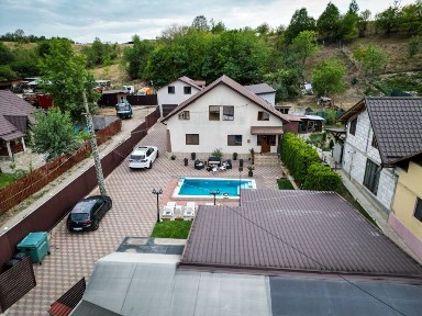 Vand casa + piscina + 3 Afaceri la cheie