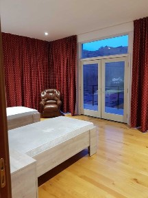 Inchiriez cladire 450mp clinica, camin varstnici, birouri