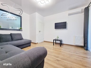 Apartament cu 2 camere si un balcon cat un hol de hotel