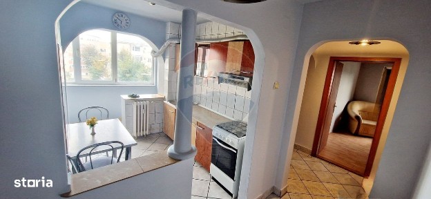 Apartament cu 3 camere de închiriat în zona Aurel Vlaicu