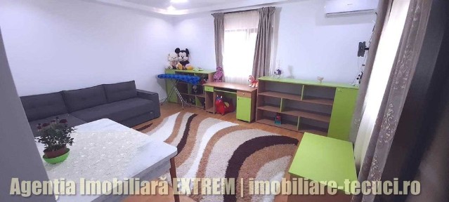Casa cu 3 camere și 360mp teren, în Tecuci str. Vânători