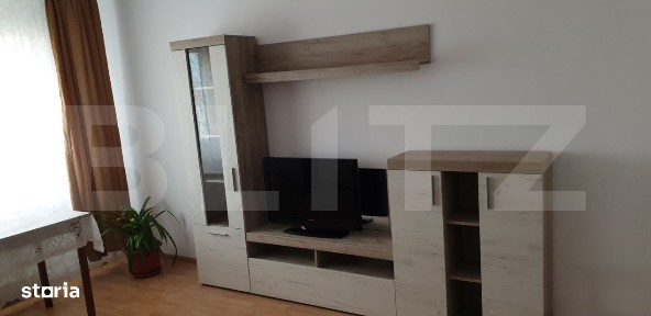 Apartament decomandat- Langa Liceul Ecaterina