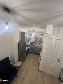 Ofer spre inchiriere garsoniera