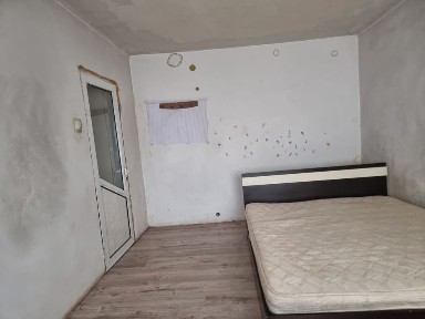 Închiriez Garsonieră