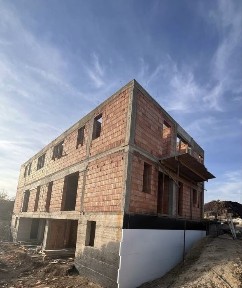 Casa tip duplex in Dambu Rotund D+P+E