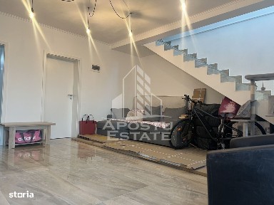 Duplex cu 3 camere, loc de parcare in curte, in Sanandrei