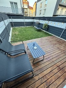 apartament cu 2 gradini