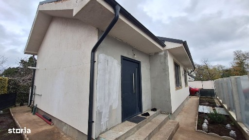 Casa de vanzare in localitatea Lazu
