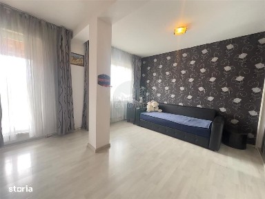 Apartament 3 camere cu balcon zona Hipodrom III