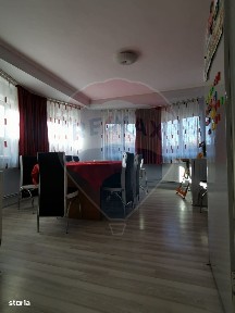 Casă 7 camere si curte, zona Metro Oradea, de vanzare