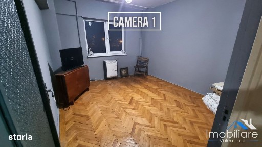 Apartament 2 camere decomandat - Petroșani, Str. 1 Decembrie 1918
